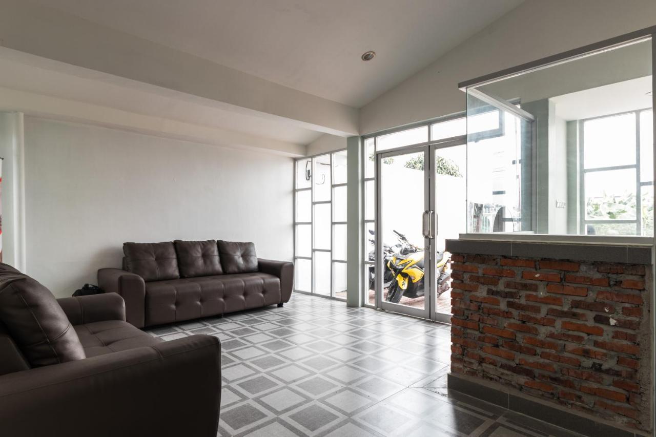 Reddoorz Plus Near Rs Usu Medan 2 Exterior photo