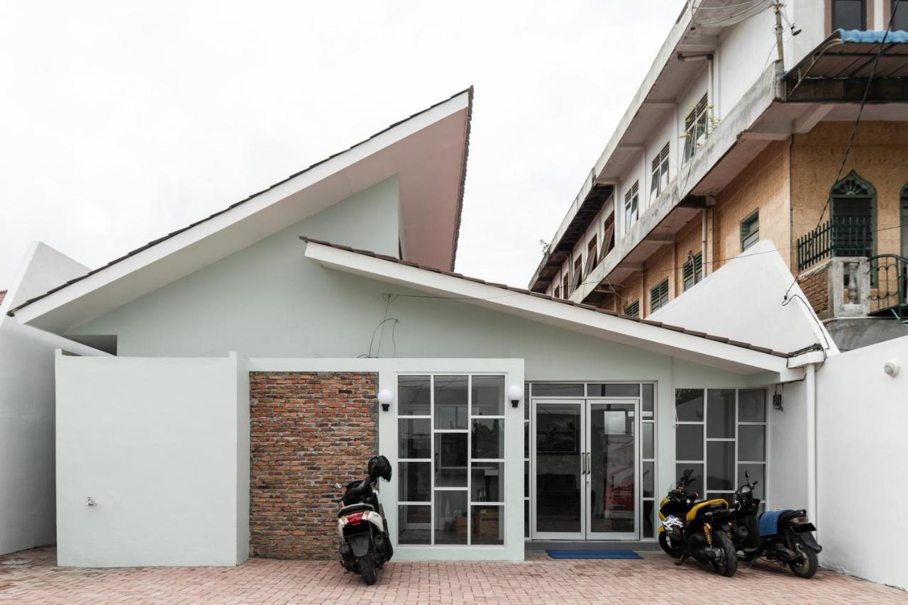 Reddoorz Plus Near Rs Usu Medan 2 Exterior photo